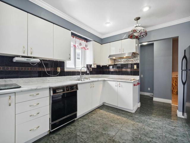 1917 Bonnymede Dr, House semidetached with 4 bedrooms, 2 bathrooms and 4 parking in Mississauga ON | Image 13