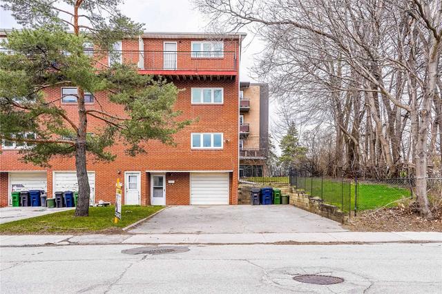9 - 811 Kennedy Rd, Townhouse with 4 bedrooms, 3 bathrooms and 6 parking in Toronto ON | Image 1