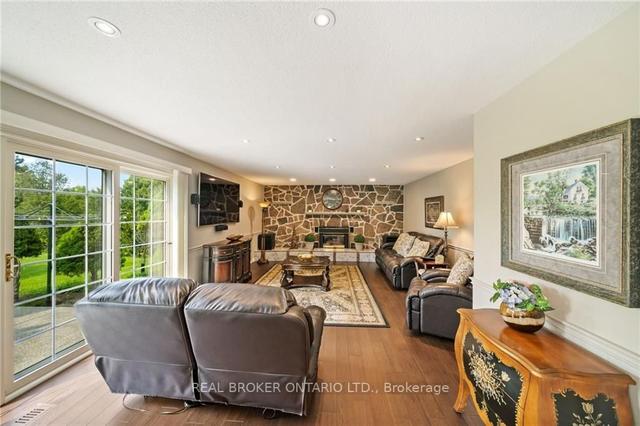 591 Dundas St E, House detached with 5 bedrooms, 4 bathrooms and 32 parking in Hamilton ON | Image 13