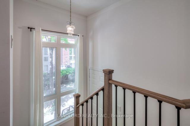 2005 - 12 Sudbury St, Townhouse with 2 bedrooms, 2 bathrooms and 2 parking in Toronto ON | Image 13