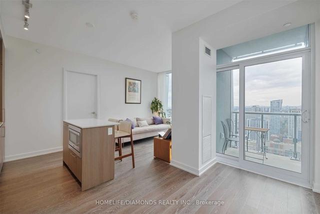 3302 - 1 Yorkville Ave, Condo with 2 bedrooms, 2 bathrooms and 1 parking in Toronto ON | Image 11