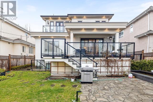 1678 W 62nd Avenue, House detached with 5 bedrooms, 7 bathrooms and 3 parking in Vancouver BC | Image 40