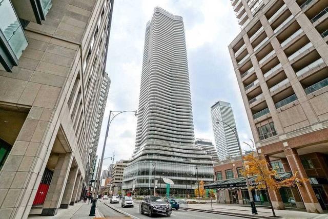 1212 - 11 Wellesley St W, Condo with 0 bedrooms, 1 bathrooms and 0 parking in Toronto ON | Image 1