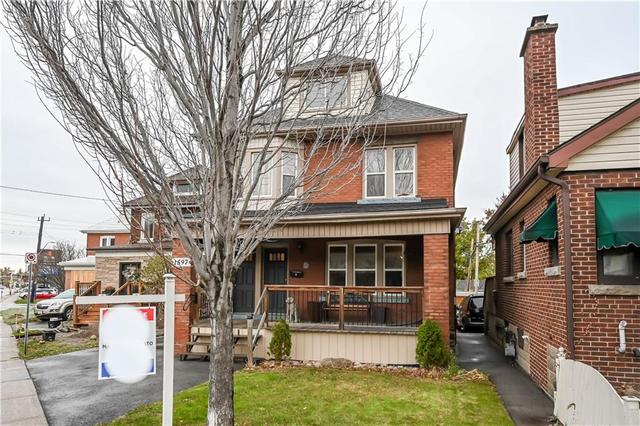 1597 King Street E, House detached with 4 bedrooms, 2 bathrooms and 5 parking in Hamilton ON | Image 2