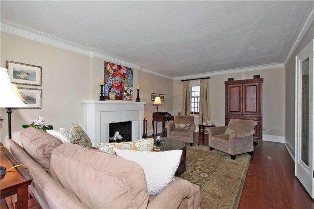 80 Airdrie Rd, House detached with 4 bedrooms, 2 bathrooms and 2 parking in Toronto ON | Image 4
