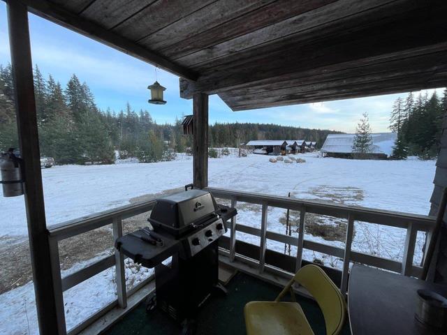 8225 Seymour Arm Main Road, House detached with 1 bedrooms, 1 bathrooms and 40 parking in Columbia Shuswap F BC | Image 7