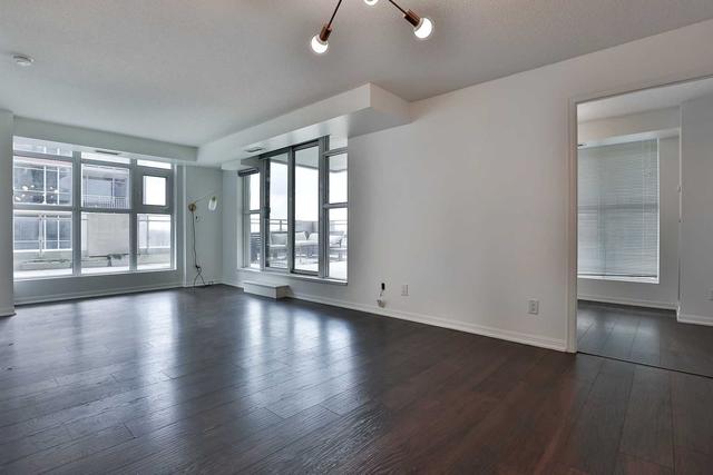 809 - 35 Bastion St, Condo with 2 bedrooms, 2 bathrooms and 2 parking in Toronto ON | Image 3