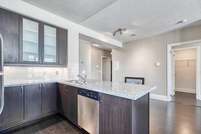 215 - 111 Upper Duke Cres, Condo with 2 bedrooms, 2 bathrooms and 1 parking in Markham ON | Image 8