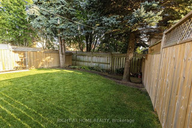 142 Maberley Cres, House detached with 3 bedrooms, 3 bathrooms and 3 parking in Toronto ON | Image 8