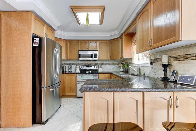 80 Hearne Cres, House detached with 4 bedrooms, 4 bathrooms and 6 parking in Ajax ON | Image 2