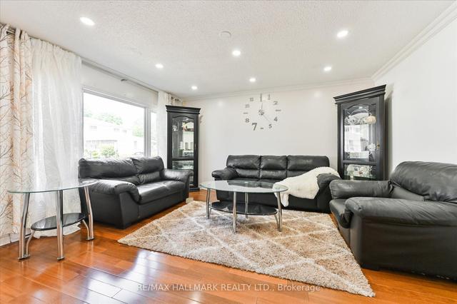 28 Candle Liteway, Townhouse with 3 bedrooms, 2 bathrooms and 2 parking in Toronto ON | Image 33