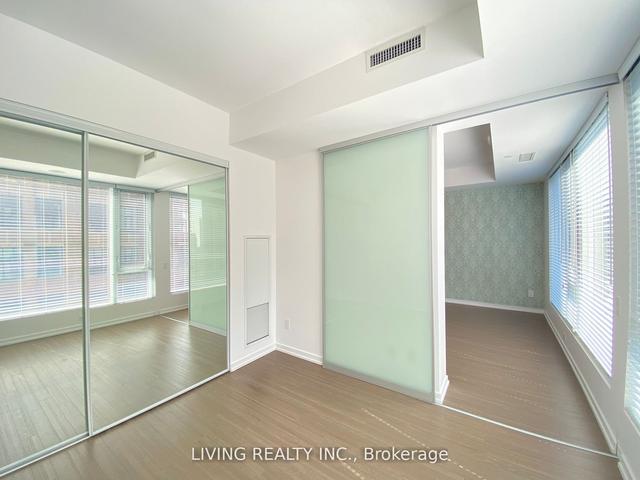 910 - 101 Peter St, Condo with 1 bedrooms, 1 bathrooms and 0 parking in Toronto ON | Image 4