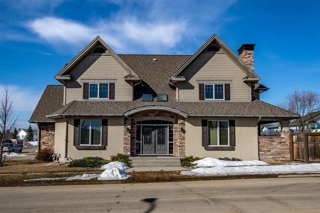 9002 60 Avenue, House detached with 5 bedrooms, 4 bathrooms and 4 parking in Grande Prairie AB | Image 3