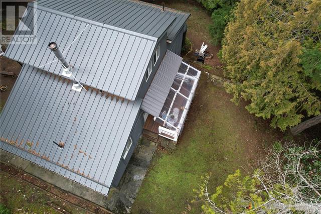 Aerial View from above home showing proximity to the Ocean. | Image 42