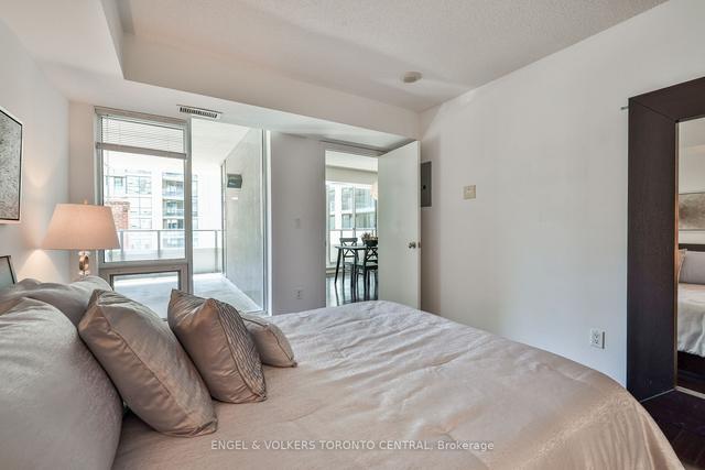 733 - 111 Elizabeth St, Condo with 2 bedrooms, 2 bathrooms and 1 parking in Toronto ON | Image 21