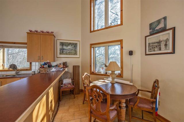 578 Thomas Rd, House detached with 2 bedrooms, 2 bathrooms and 7 parking in Rideau Lakes ON | Image 4
