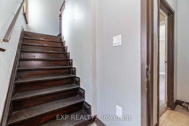 upper - 70 Spencer Ave, House detached with 2 bedrooms, 1 bathrooms and 2 parking in Toronto ON | Image 10