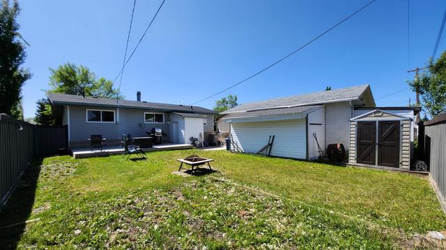 10112 112 Avenue, House detached with 4 bedrooms, 2 bathrooms and 4 parking in Grande Prairie AB | Image 19