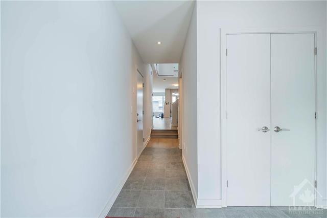 673 Odyssey Way, Townhouse with 3 bedrooms, 3 bathrooms and 2 parking in Ottawa ON | Image 4