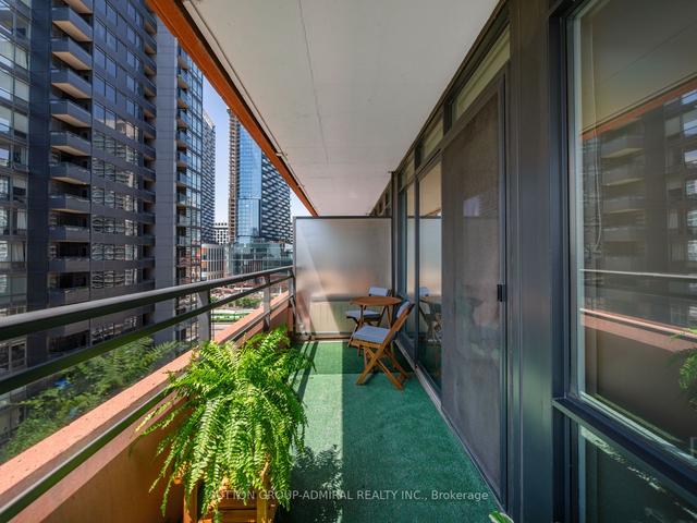 925 - 4k Spadina Ave, Condo with 2 bedrooms, 2 bathrooms and 1 parking in Toronto ON | Image 13