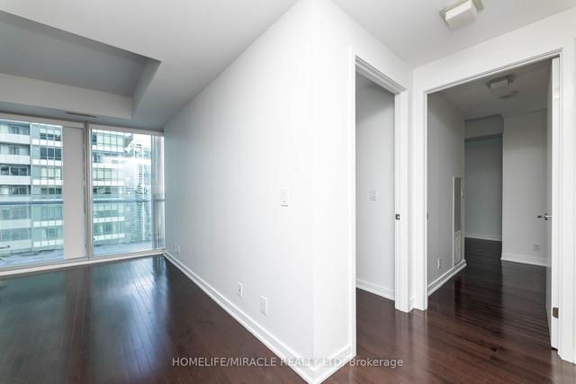 2901 - 14 York St, Condo with 3 bedrooms, 2 bathrooms and 1 parking in Toronto ON | Image 19