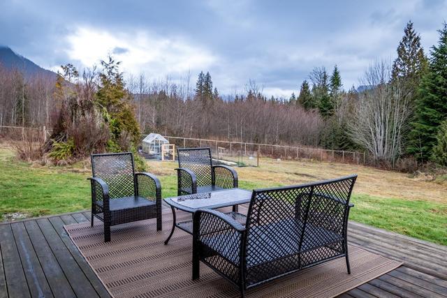 1860 Arboretum Drive, House detached with 3 bedrooms, 2 bathrooms and null parking in Sunshine Coast F BC | Image 23
