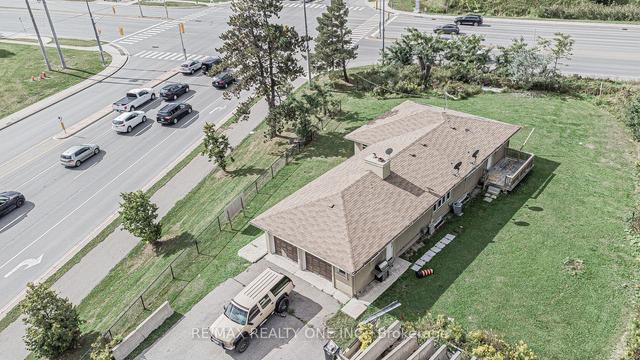 3024 Countryside Dr, House detached with 3 bedrooms, 3 bathrooms and 8 parking in Brampton ON | Image 26