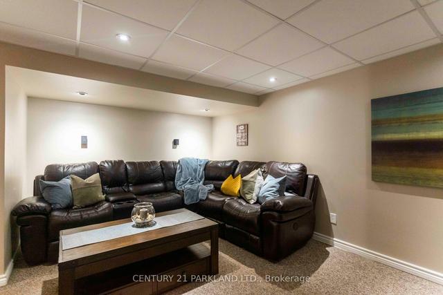 27 Poolton Cres, House detached with 3 bedrooms, 3 bathrooms and 3 parking in Clarington ON | Image 9