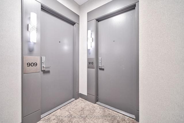 910 - 90 Absolute Ave, Condo with 2 bedrooms, 1 bathrooms and 1 parking in Mississauga ON | Image 30