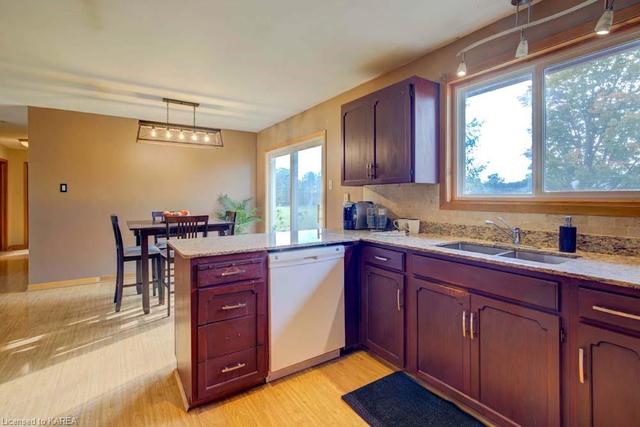 2935 Frontenac Road, House detached with 3 bedrooms, 3 bathrooms and 8 parking in South Frontenac ON | Image 6