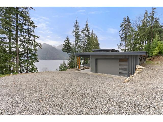 103 Witherby Road, House detached with 2 bedrooms, 2 bathrooms and 8 parking in Sunshine Coast F BC | Image 3