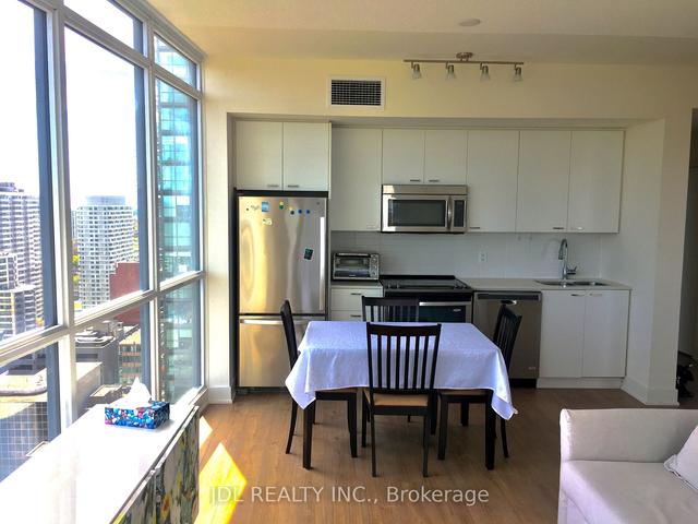 2508 - 30 Roehampton Ave, Condo with 2 bedrooms, 2 bathrooms and 0 parking in Toronto ON | Image 3