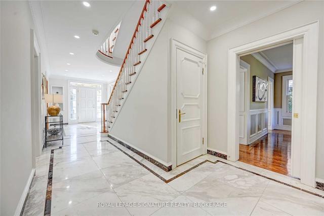 70 Clarendon Ave, House detached with 5 bedrooms, 6 bathrooms and 5 parking in Toronto ON | Image 6