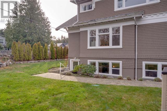 1952 Runnymede Ave, House detached with 6 bedrooms, 5 bathrooms and 6 parking in Victoria BC | Image 75