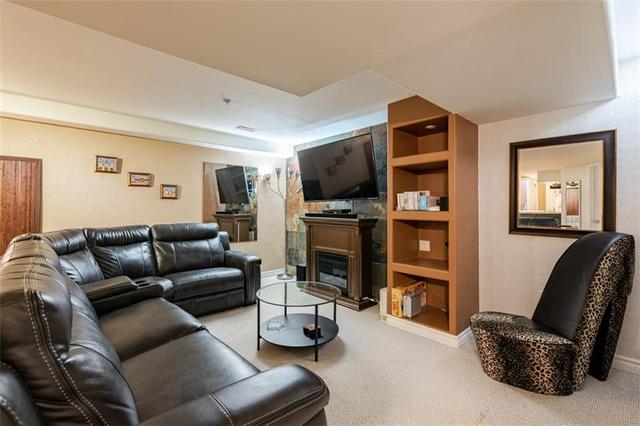16 Marshall Lane, House attached with 2 bedrooms, 3 bathrooms and 4 parking in St. Catharines ON | Image 32