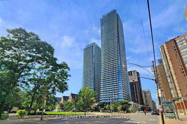 2209 - 1080 Bay St, Condo with 1 bedrooms, 1 bathrooms and 0 parking in Toronto ON | Image 1