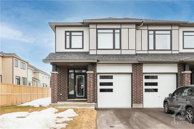 133 Angelonia Crescent, Townhouse with 4 bedrooms, 3 bathrooms and 2 parking in Ottawa ON | Image 1
