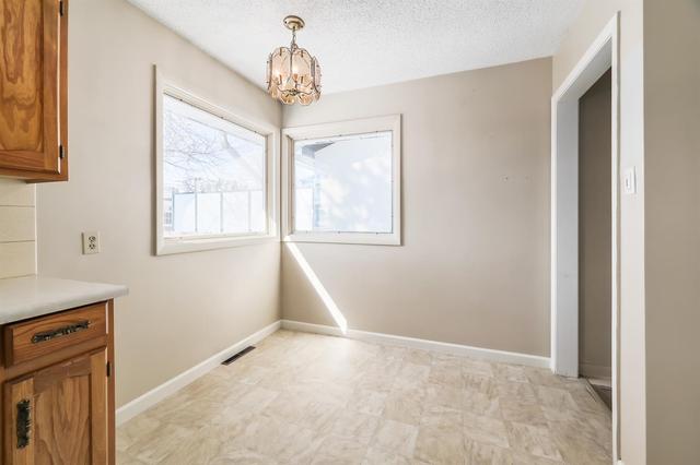 7 Manor Road Sw, House detached with 4 bedrooms, 2 bathrooms and 3 parking in Calgary AB | Image 14