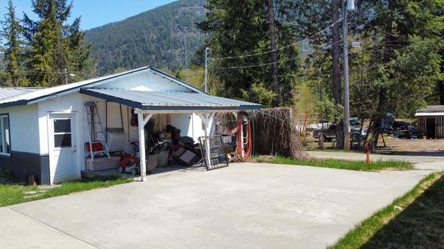 515 Baker Avenue, House detached with 3 bedrooms, 2 bathrooms and null parking in Salmo BC | Image 24