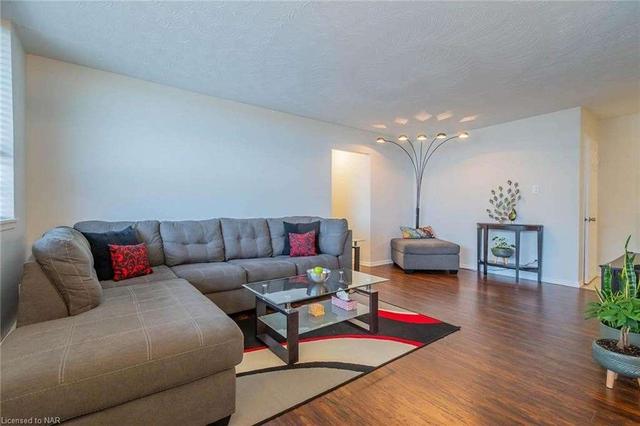 804 - 359 Geneva St, Condo with 2 bedrooms, 1 bathrooms and 1 parking in St. Catharines ON | Image 4