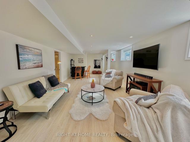 8460 Defore Dr, House detached with 3 bedrooms, 2 bathrooms and 8 parking in Lambton Shores ON | Image 5