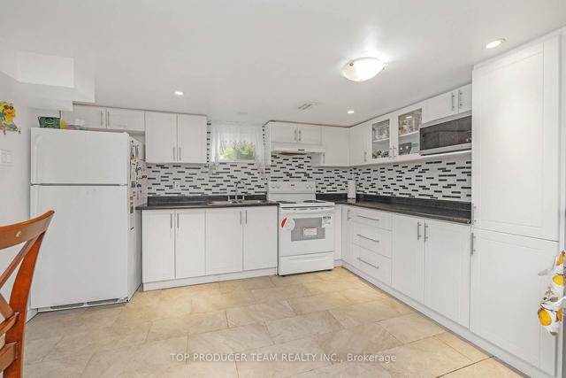 42 Ionview Rd, House detached with 3 bedrooms, 3 bathrooms and 4 parking in Toronto ON | Image 24
