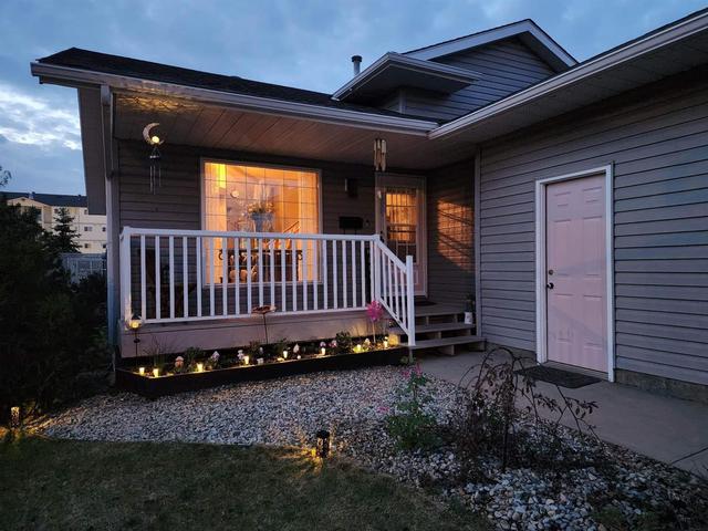10614 83 Avenue, House detached with 3 bedrooms, 2 bathrooms and 4 parking in Grande Prairie AB | Image 4
