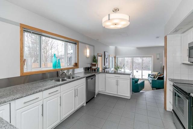 248 Patterson Rd, House detached with 3 bedrooms, 3 bathrooms and 9 parking in Barrie ON | Image 3