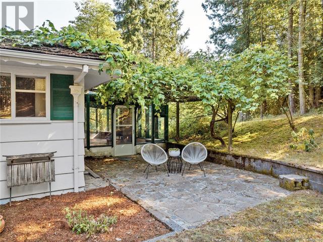 5575 Forest Hill Rd, House detached with 3 bedrooms, 2 bathrooms and 8 parking in Saanich BC | Image 7