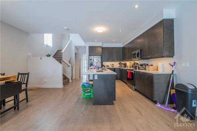 673 Odyssey Way, Townhouse with 3 bedrooms, 3 bathrooms and 2 parking in Ottawa ON | Image 8