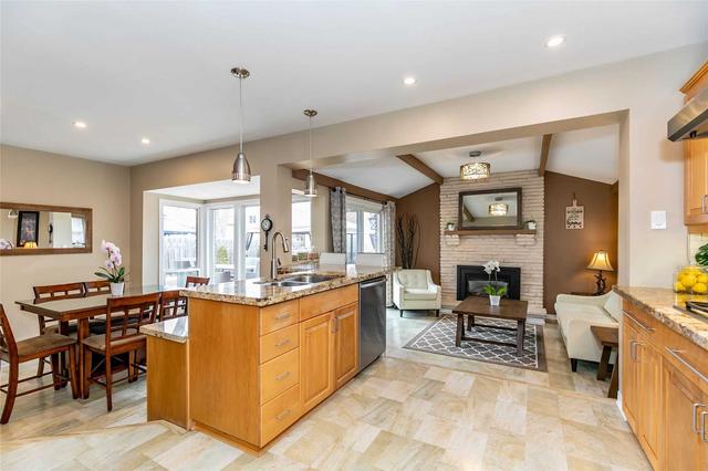 31 Patrician Crt, House detached with 3 bedrooms, 3 bathrooms and 6 parking in Bradford West Gwillimbury ON | Image 4