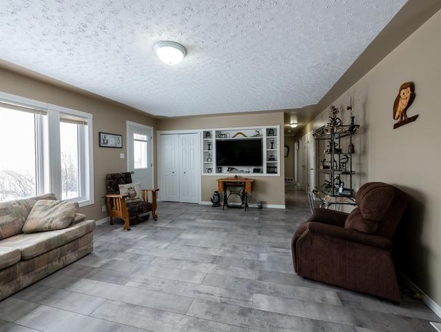 101012 Range Road 234, House detached with 4 bedrooms, 1 bathrooms and null parking in Lethbridge County AB | Image 24