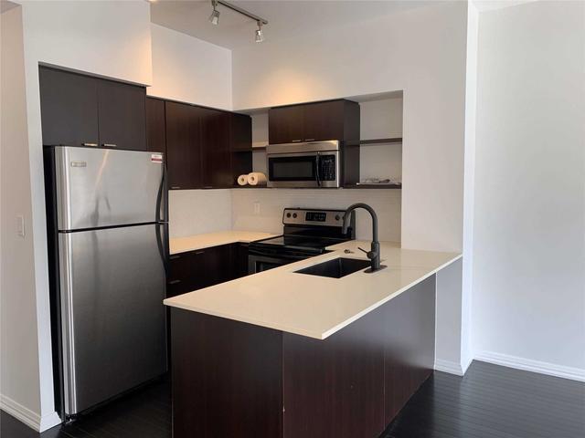 805 - 35 Hayden St, Condo with 2 bedrooms, 2 bathrooms and 1 parking in Toronto ON | Image 5