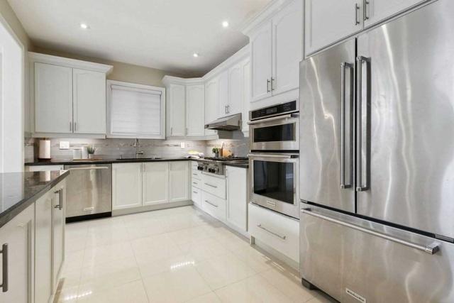 27 Timberwolf Cres N, House detached with 3 bedrooms, 4 bathrooms and 4 parking in Vaughan ON | Image 6